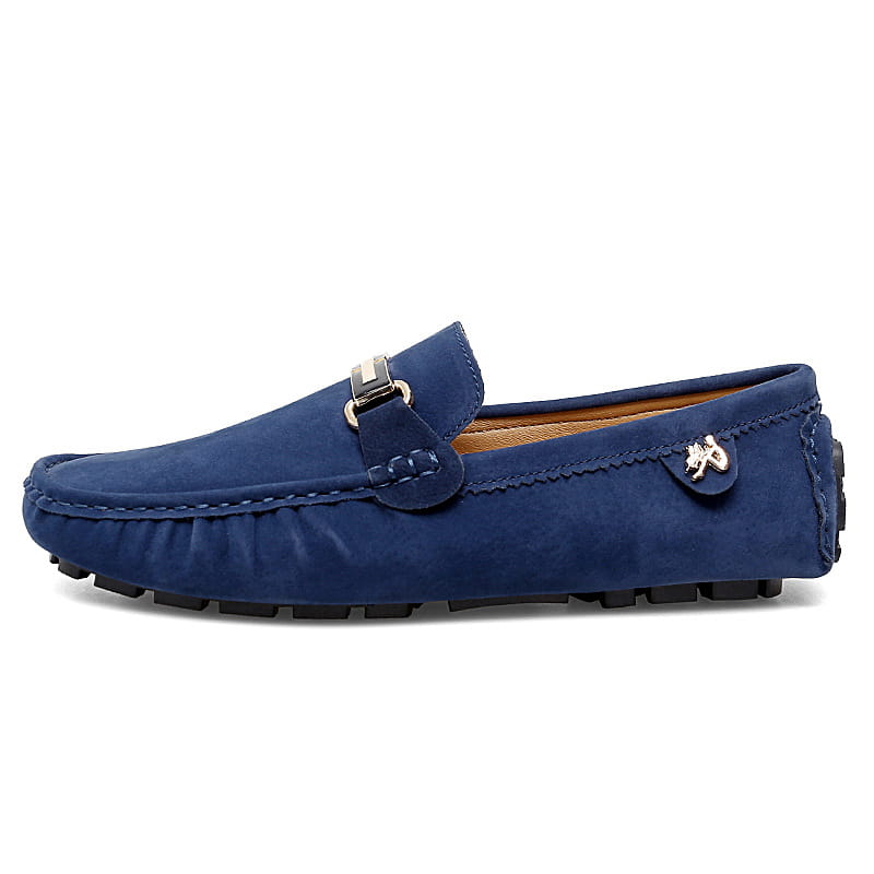Herren-Slipper aus tiefblauem Samtleder mit Horsebit-Design: mit einer silberfarbenen Schnalle und detaillierten Ziernähten, handgefertigt als Gommino-Schuhen.
