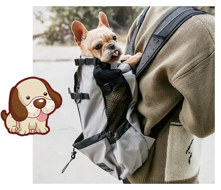 Sac à dos gris et noir de transport pour chien avec panneau latéral en mesh, conçu comme un sac de voyage en maille portable pour un transport confortable de l’animal.