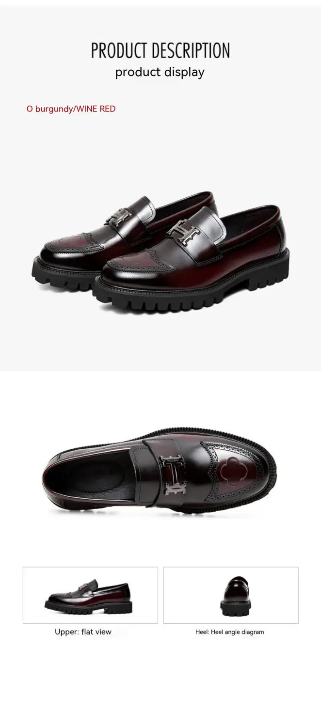 Mocassins en cuir bordeaux avec un accent de boucle métallique et une semelle en caoutchouc de couleur rouge vin.