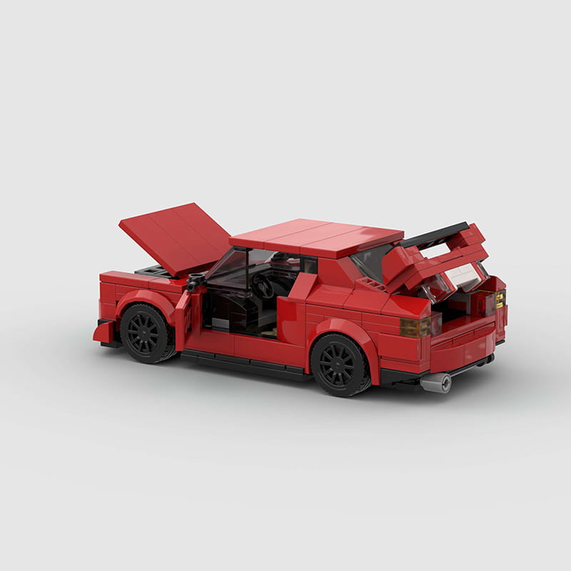 Rotes Sportwagen-Bausteinset M10386 mit einem roten LEGO-Modell mit schwarzen Rädern und offenen Türen.