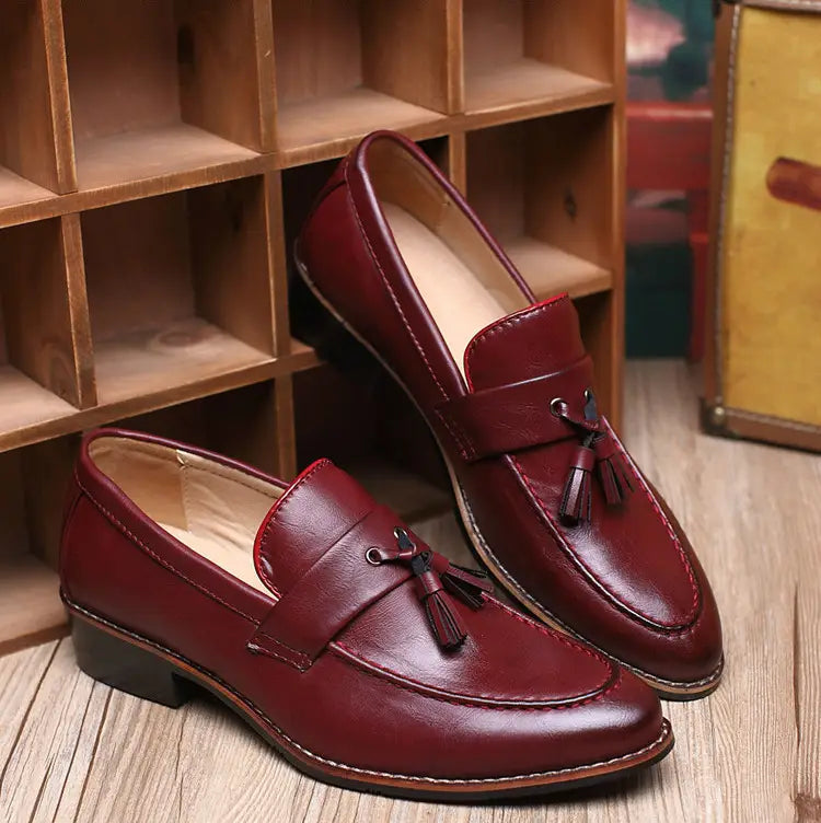Herren-Britische Retro-Lederloafer mit Quasten
