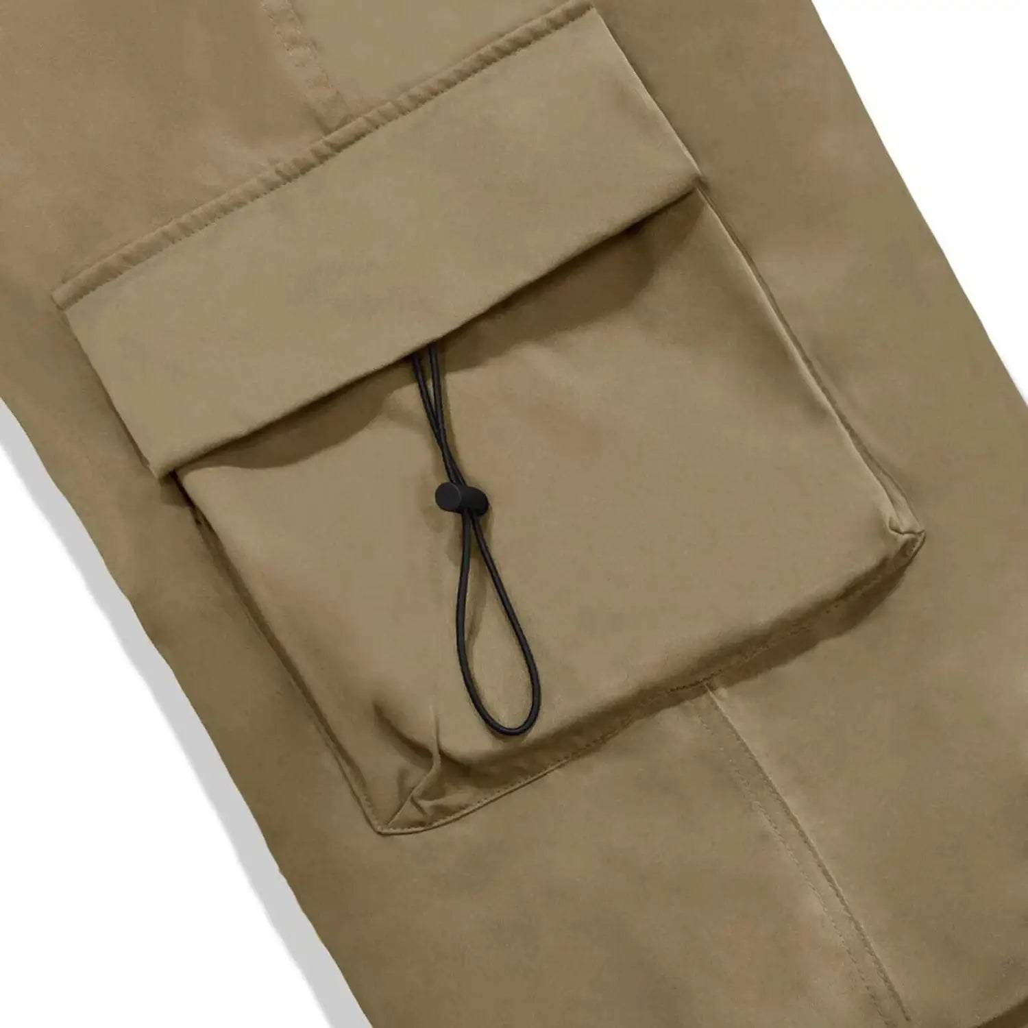 pantalon cargo beige à séchage rapide pour hommes, coupe à jambe ample, avec une poche à rabat et une fermeture par cordon de serrage noir.