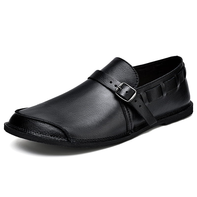Chaussure mocassin à enfiler décontractée en cuir noir pour hommes, présentant une sangle à boucle argentée sur l’empeigne