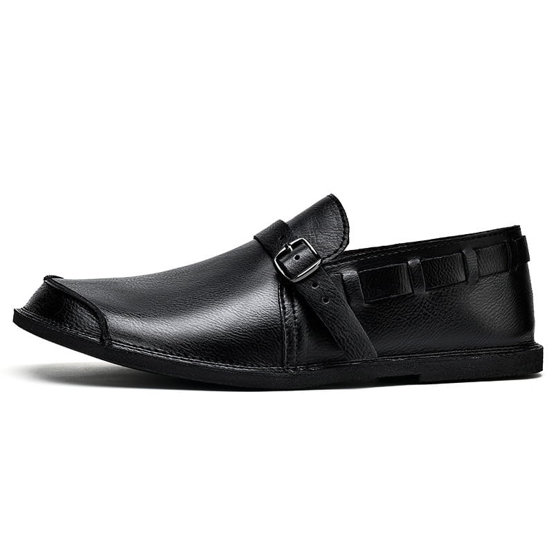 Mocassin à enfiler en cuir noir avec une seule sangle à boucle sur l’empeigne, pour chaussures décontractées pour hommes.