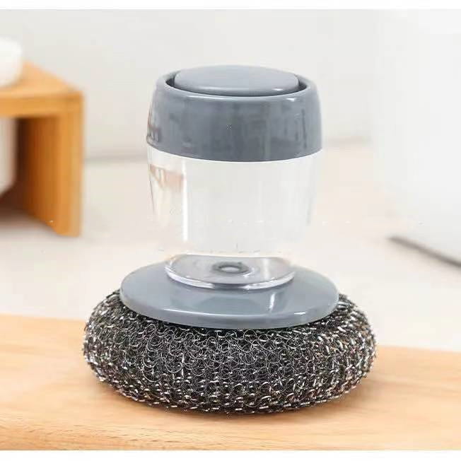 Ensemble de brosse palmier distributeur de savon de cuisine en plastique gris et en acier inoxydable, avec un réservoir transparent en partie supérieure pour le nettoyage de la vaisselle.
