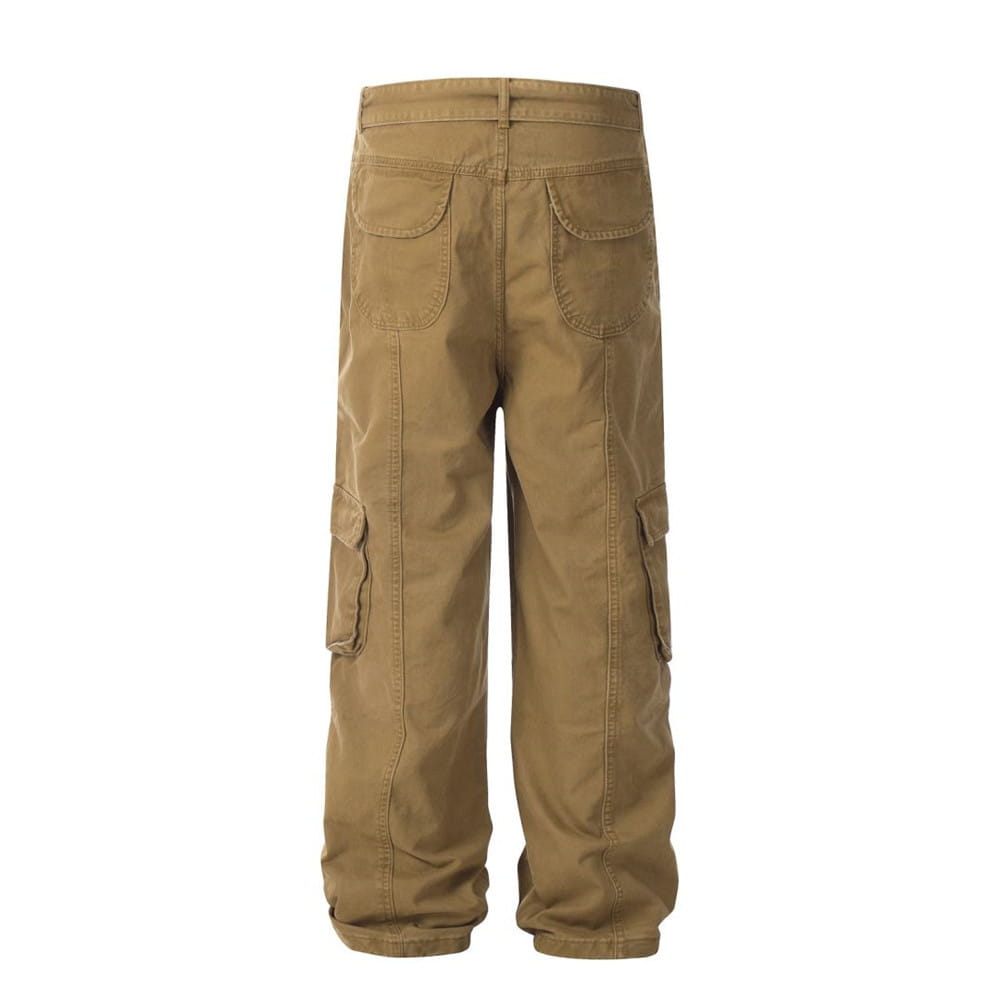 Salopettes cargo en jean de coton beige/tan à coupe slim pour homme, multi-poches, avec plusieurs poches et une coupe décontractée.