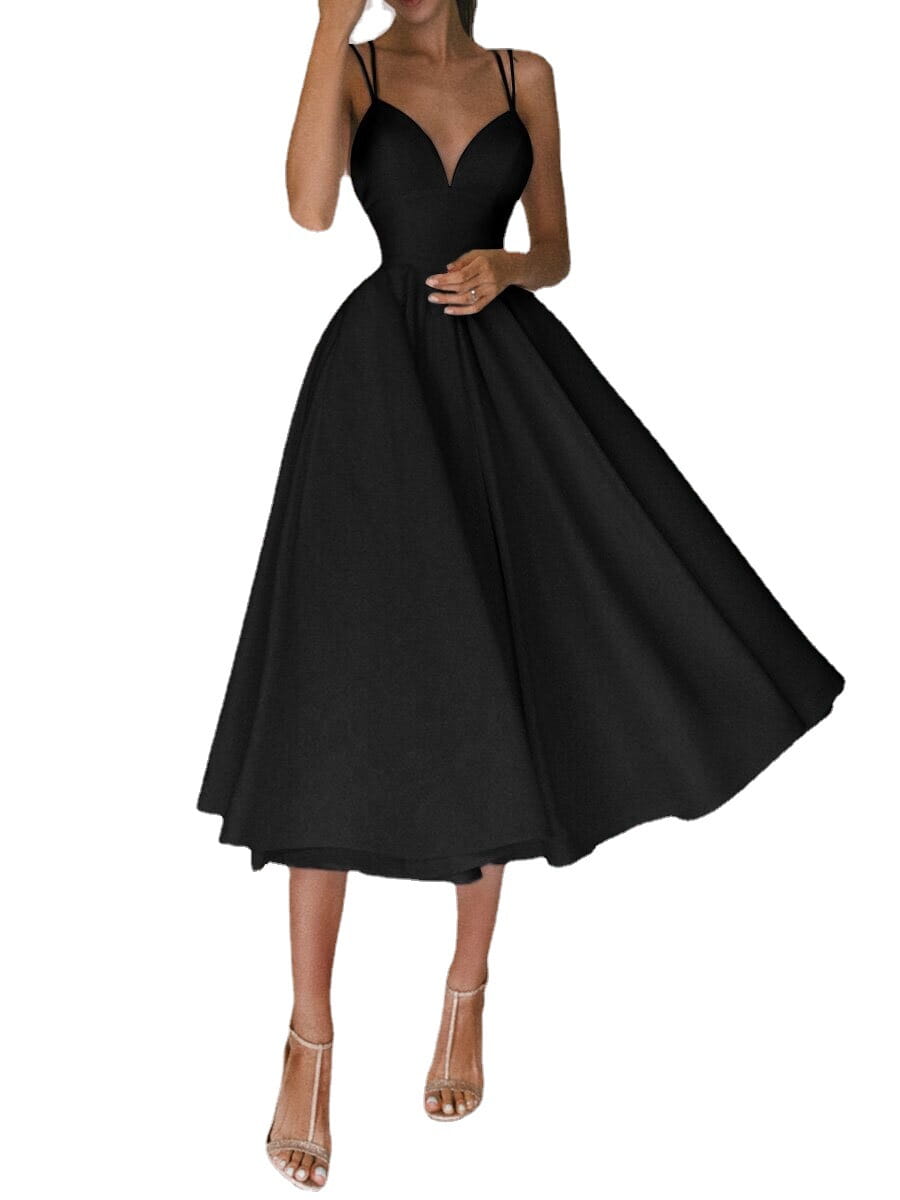 Robe midi satin à col en V, coupe évasée, avec fines bretelles spaghetti et un corsage ajusté