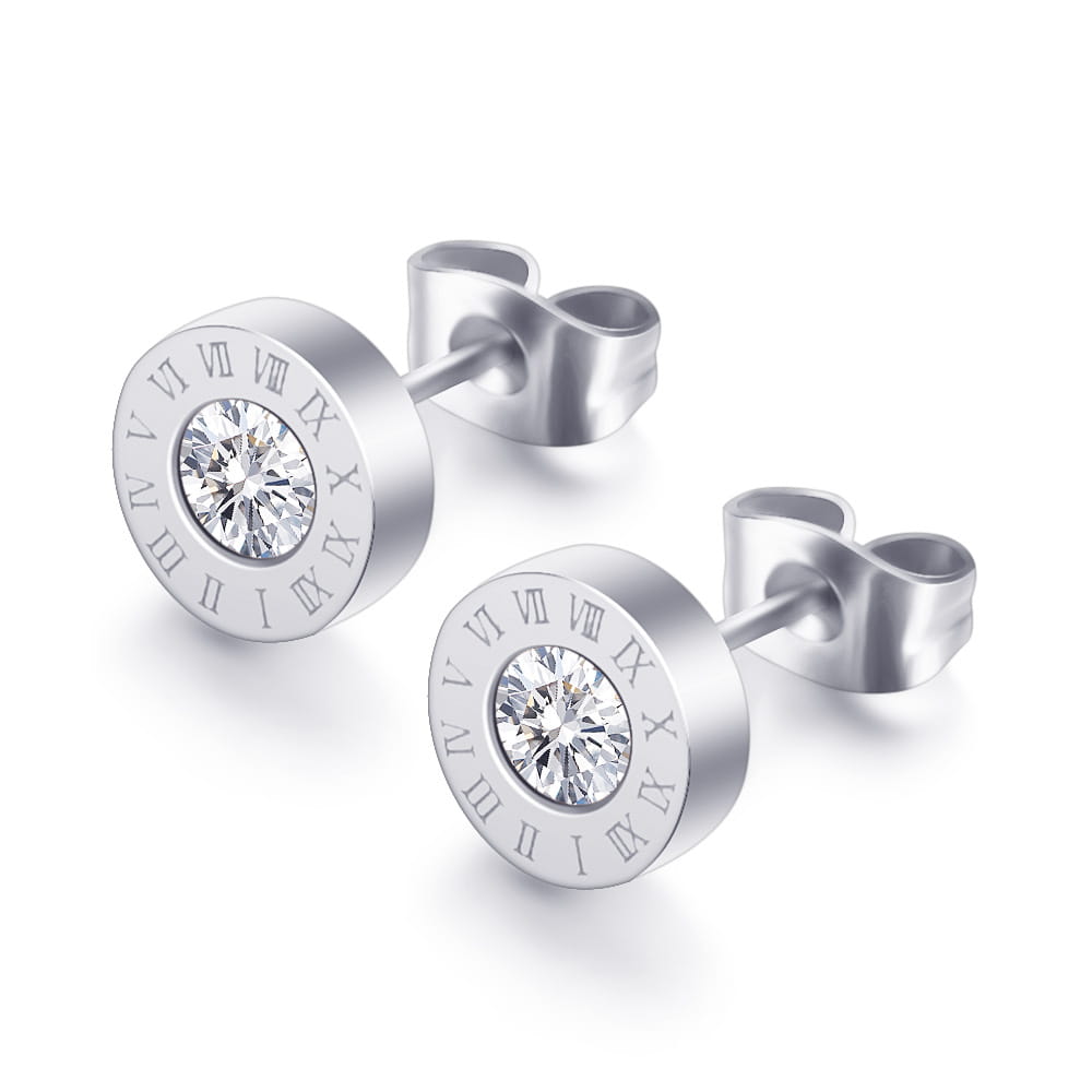 Parure de boucles d’oreilles à tige en diamant en or rose, motif de chiffres romains, comprenant des tiges en argent avec une pierre centrale transparente entourée de chiffres romains gravés sur une bande métallique polie