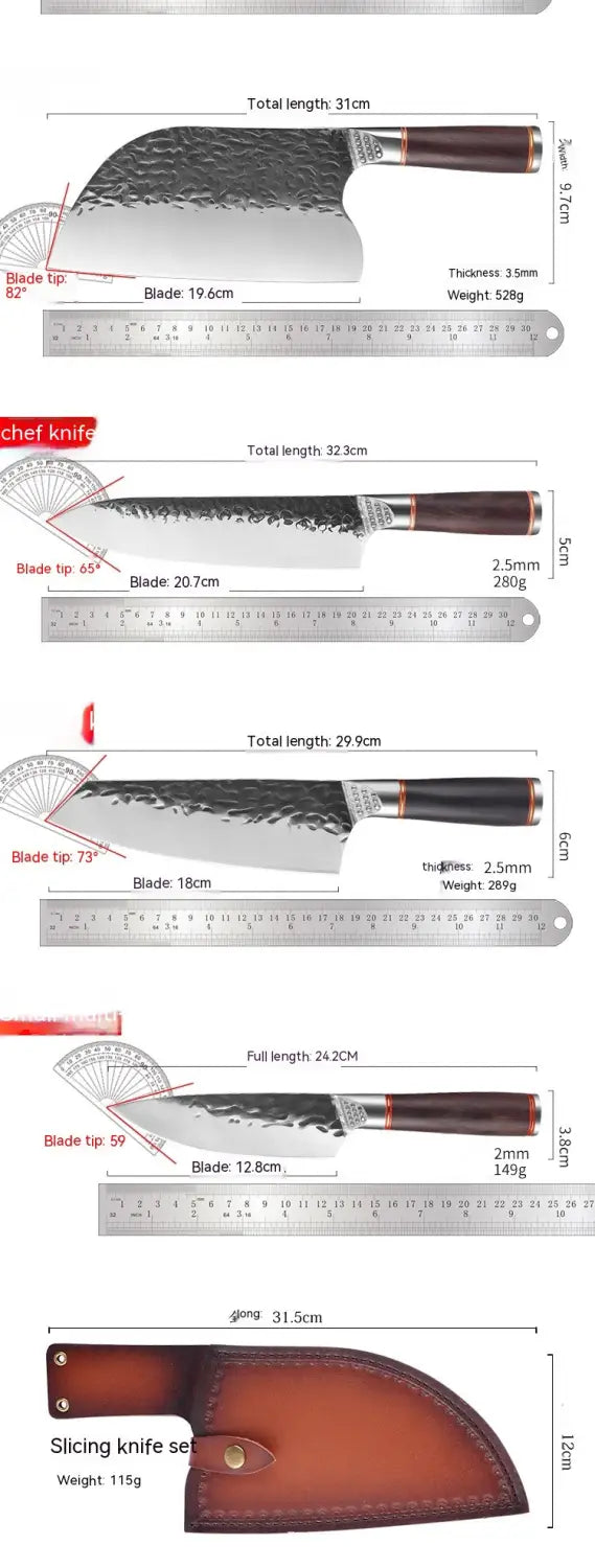 Ensemble de quatre couteaux de chef en acier inoxydable martelé, avec des manches en bois foncé, comprenant un couteau à trancher dans un étui en cuir brun, issu de l’ensemble de couteaux de chef en acier inoxydable martelé 5 pièces.