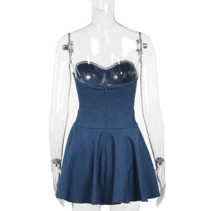 Vestido mini de denim azul marino con escote corazón y tirantes finos denominado vestido mini tipo corsé de denim de escote corazón.