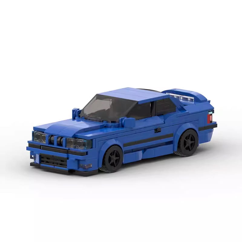 Modèle de voiture de sport BMW E36 M3 construit en Lego bleu, avec roues noires et détails, réalisé à partir de 509 briques, jouet.