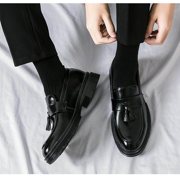 men’s breathable black patent leather tassel loafers with chunky sole for stylish formal and casual wear
