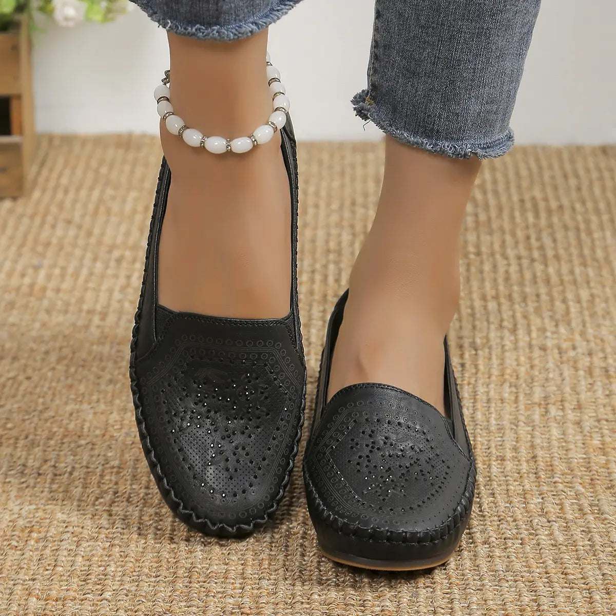 Handmade Stitched Solid Color Low Top Gommino Flats