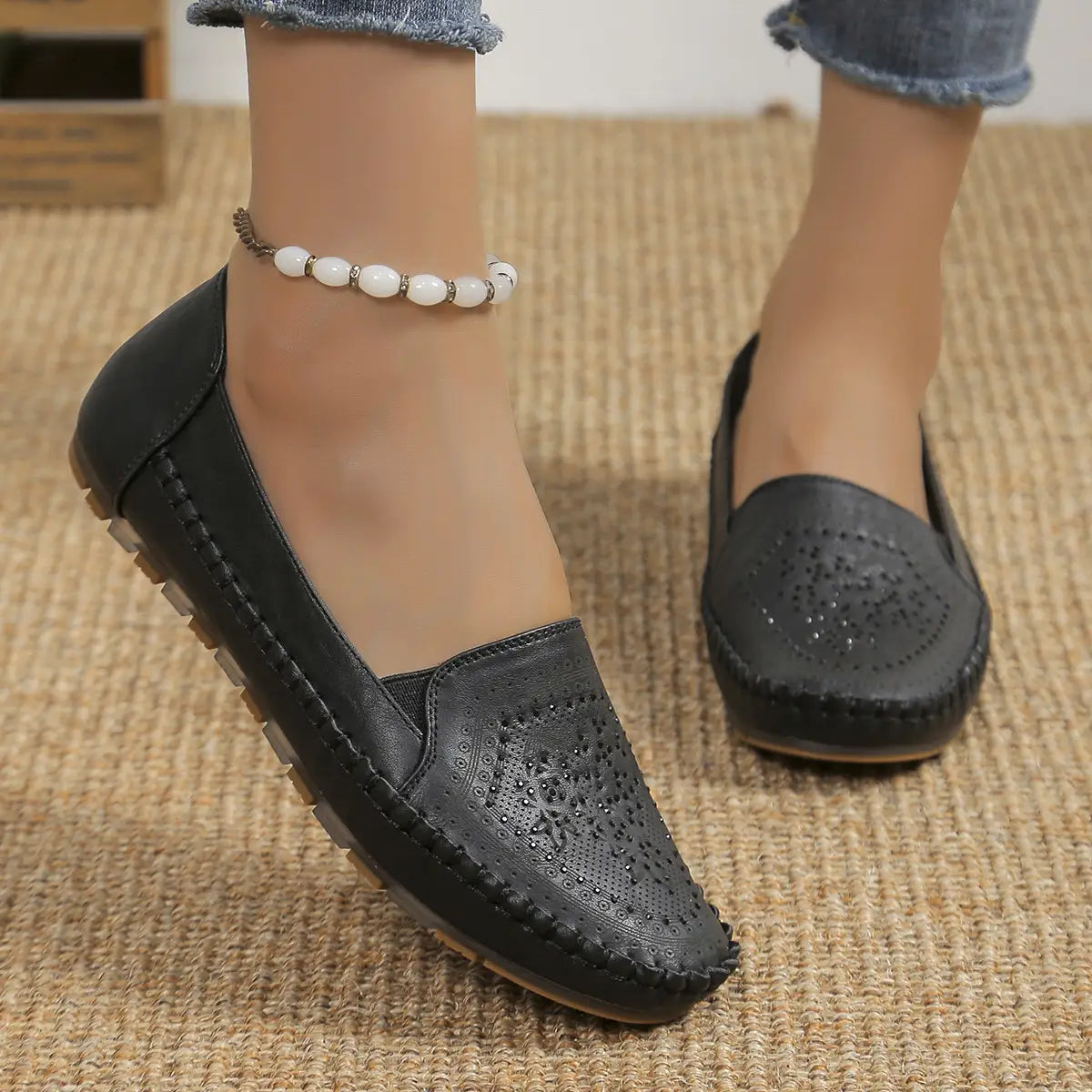 Handmade Stitched Solid Color Low Top Gommino Flats