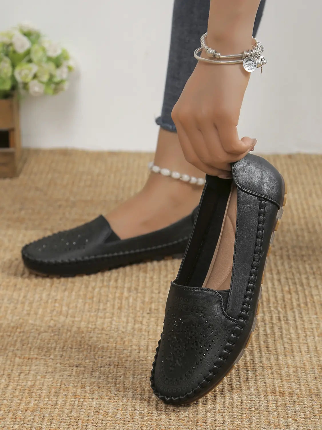 Handmade Stitched Solid Color Low Top Gommino Flats