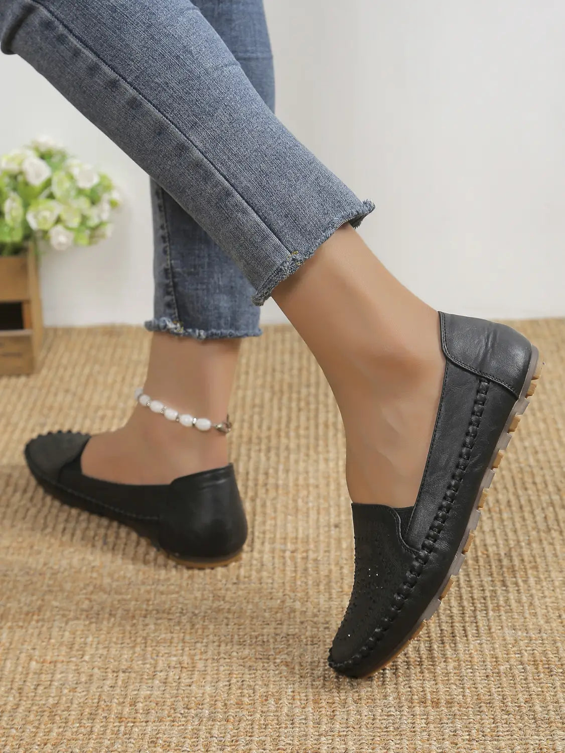 Handmade Stitched Solid Color Low Top Gommino Flats