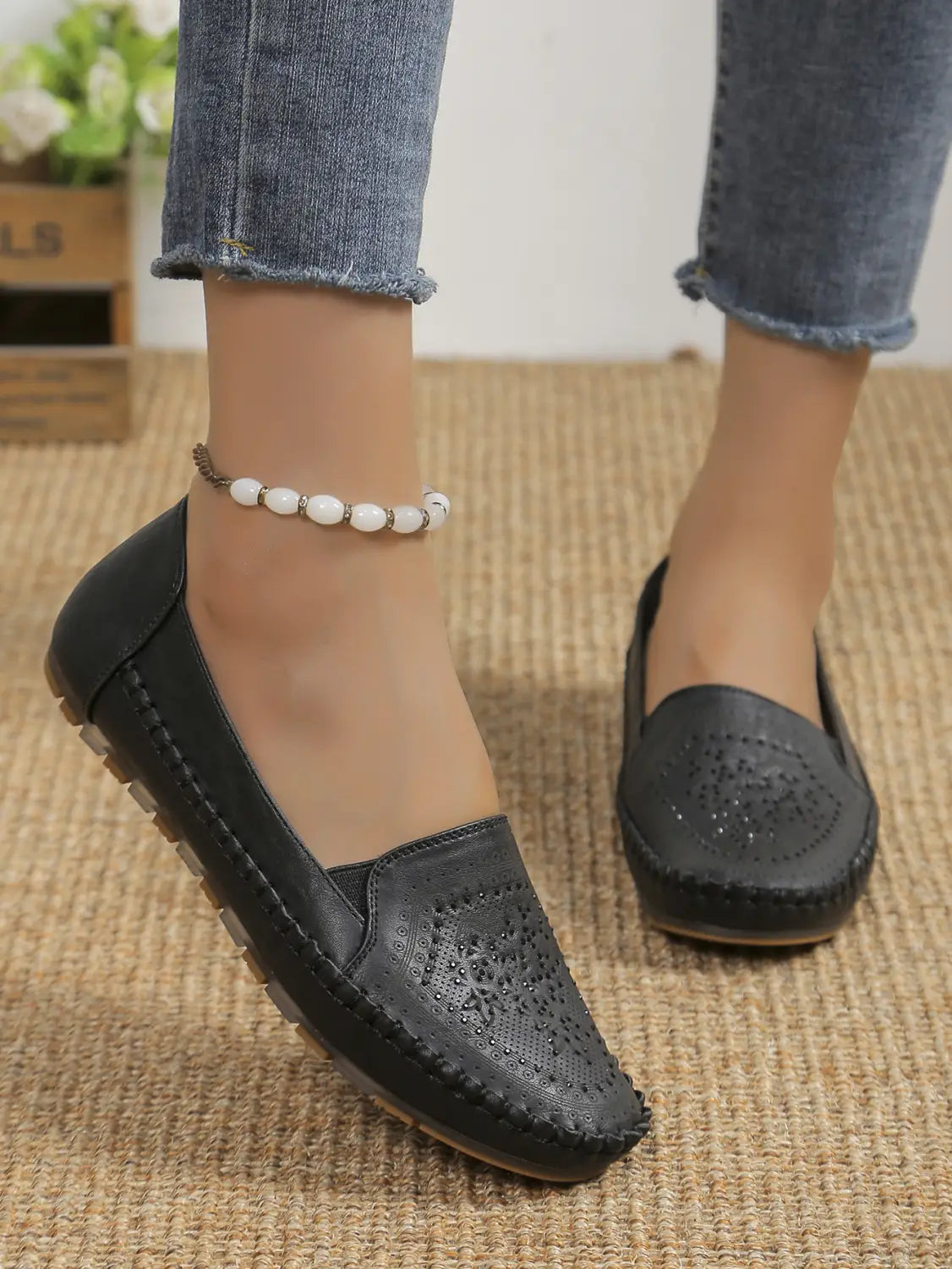 Handmade Stitched Solid Color Low Top Gommino Flats