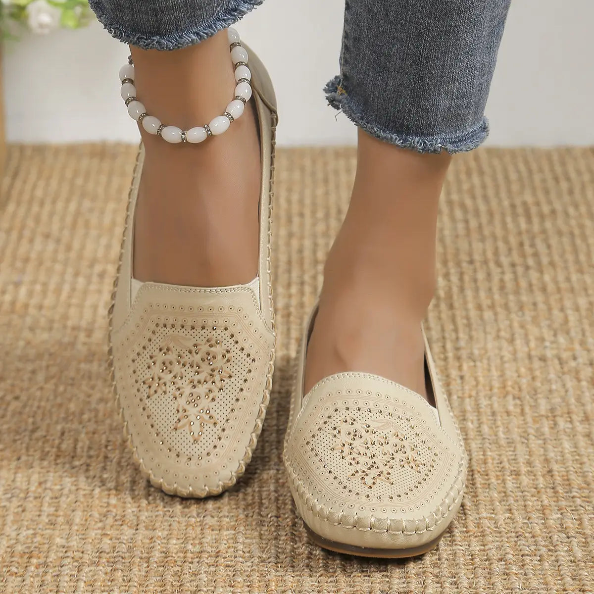 Handmade Stitched Solid Color Low Top Gommino Flats