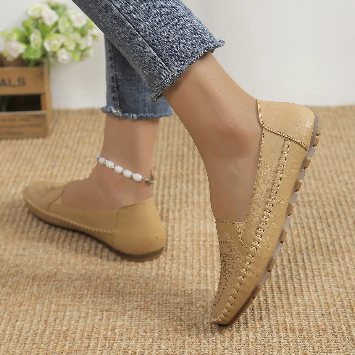Handmade Stitched Solid Color Low Top Gommino Flats
