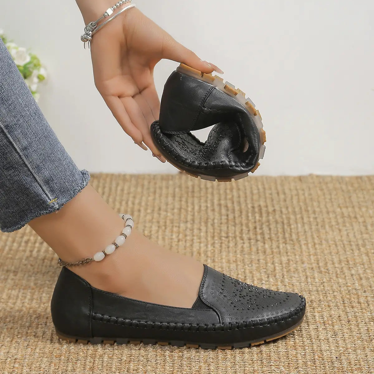 Handmade Stitched Solid Color Low Top Gommino Flats