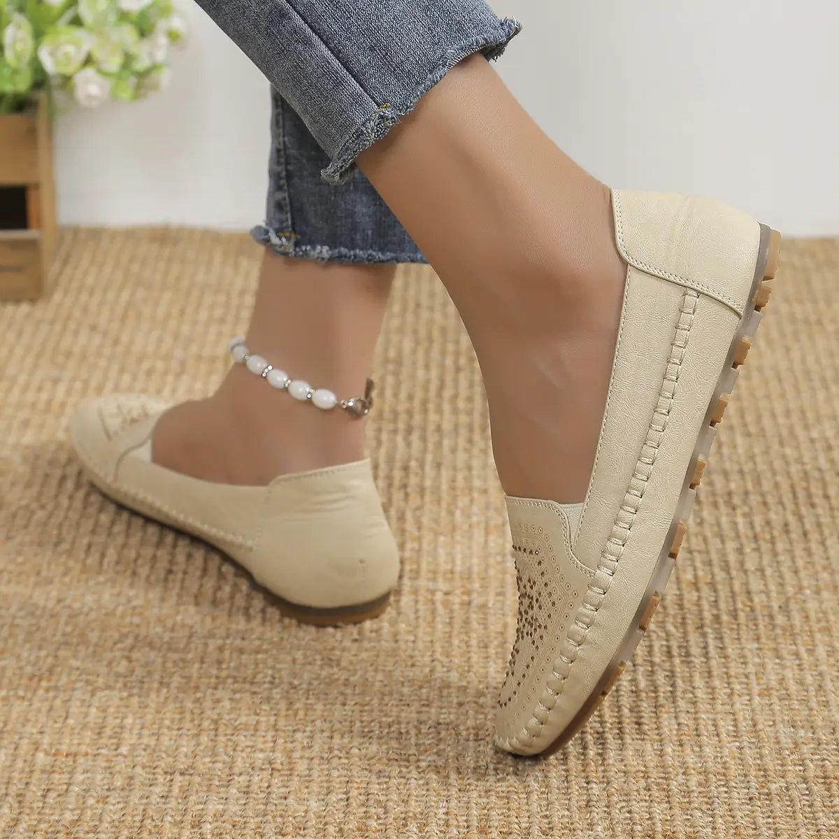 Handmade Stitched Solid Color Low Top Gommino Flats