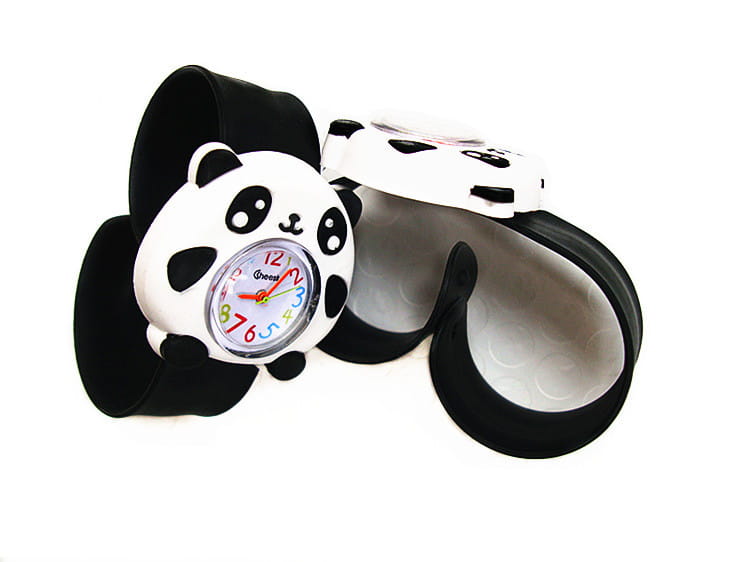Montre-bracelet en silicone à l’effigie d’un animal en 3D, style dessin animé, pour enfants, avec un design noir et blanc sur le thème du panda, un cadran coloré et des bracelets en silicone souple.