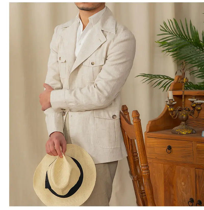 Beiger Stroh-Hut mit schwarzem Bortenband, kombiniert mit dem Herren-Retro-Leinenblazer im lässigen Anzugjackenstil für einen stilvollen Look