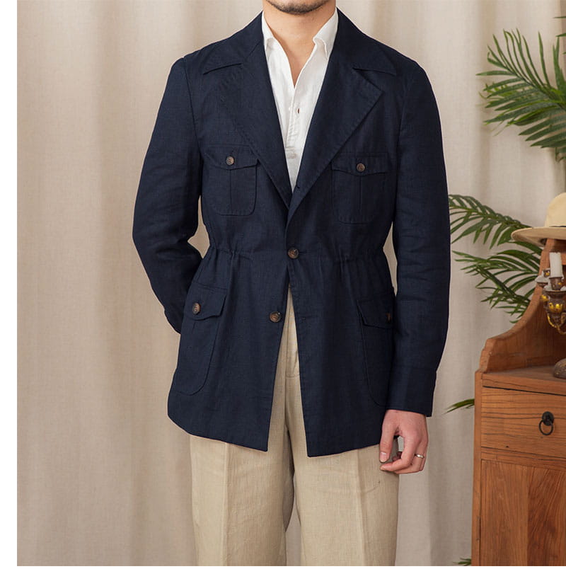 Herren-Retro-Leinenblazer im lässigen Anzugjackenstil in Navyblau mit Feldjacken-ähnlichem Look aus Leinen, zwei vorderen Taschen und verstellbarem Kordelbund.