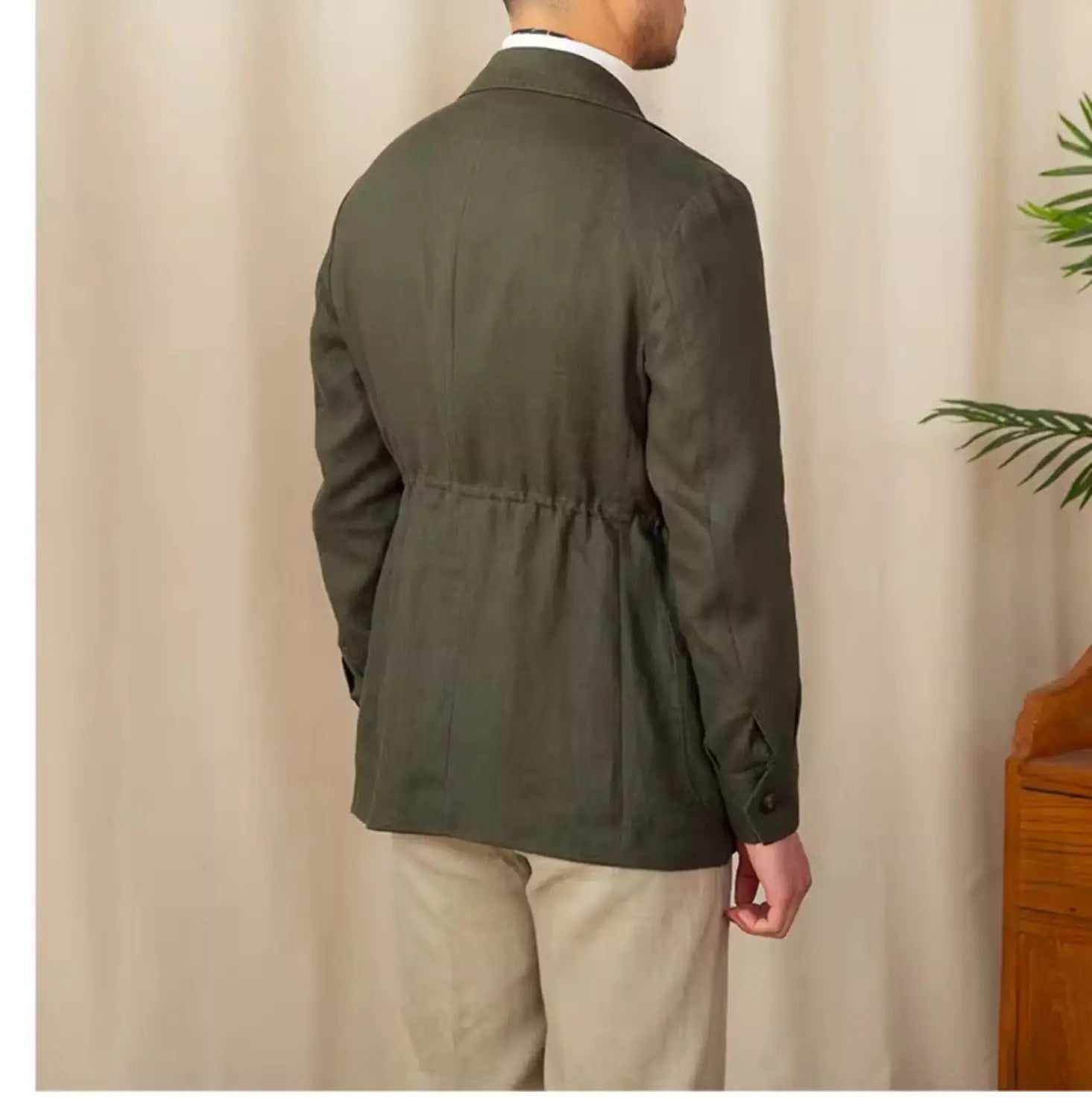 Herren-Retro-Leinenblazer im lässigen Anzugjackenstil in Olivgrün mit Kordelbund aus atmungsaktivem Leinen für einen stilvollen und komfortablen Look.