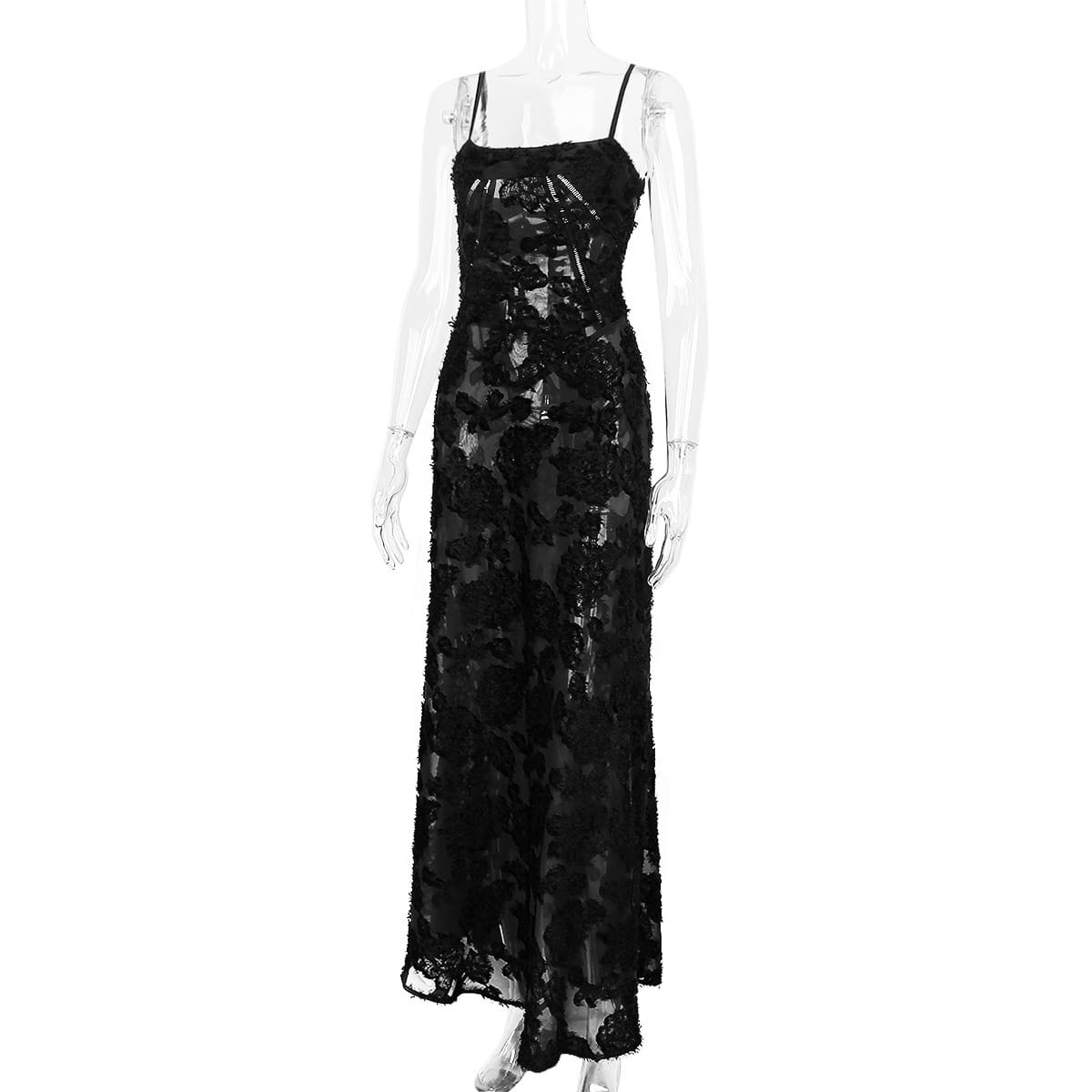 Robe longue maxi noire en dentelle élégante, avec une broderie florale délicate et de fines bretelles spaghetti, parfaite pour les occasions formelles