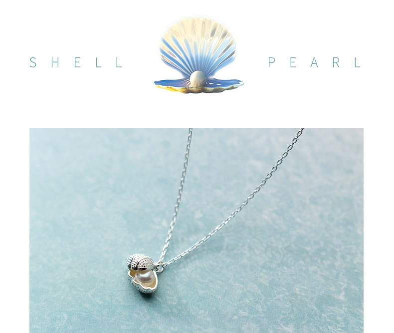 Silver seashell pendant necklace with a white pearl inside made of personalized S925 silver.