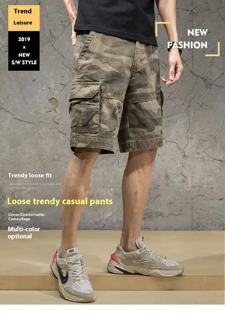 Shorts cargo en coton à coupe décontractée pour homme, comportant de multiples poches et un design confortable.