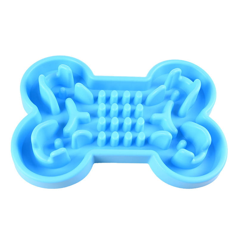 Bol pour chien à alimentation lente en silicone bleu clair, en forme d’os, avec des compartiments texturés de type labyrinthe, pour une alimentation progressive.