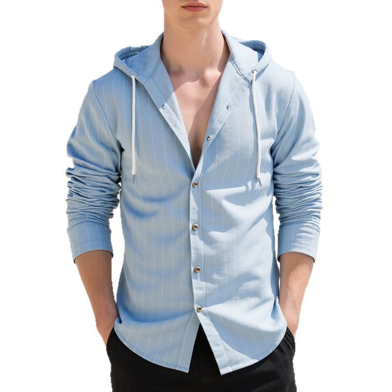 Hellblaues Nadelstreifen-Leinenhemd mit Kapuze im Button-up-Stil für Herren mit weißen Kordeln, Slim-Fit-Design.