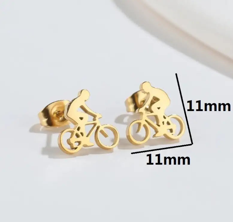 ステンレススチール製の、ミニマルなゴールドカラー11mmの自転車ライダーシルエットスタッドピアスです。
