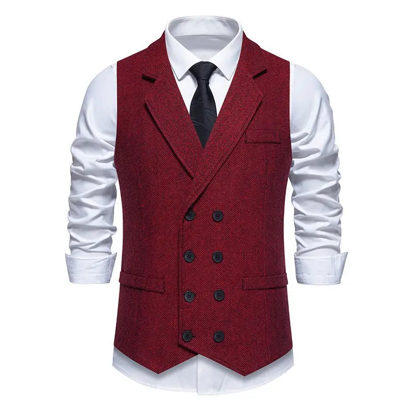 Un chaleco de traje de lana de espiga burdeos intenso de doble botonadura para hombre con botones negros.