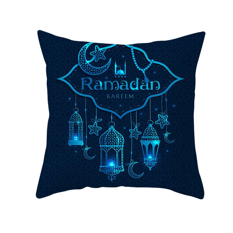 Funda de cojín de Ramadán Kareem azul y oro para linterna Eid en azul marino, con un diseño turquesa luminoso que muestra linternas intrincadas, estrellas y lunas crecientes.