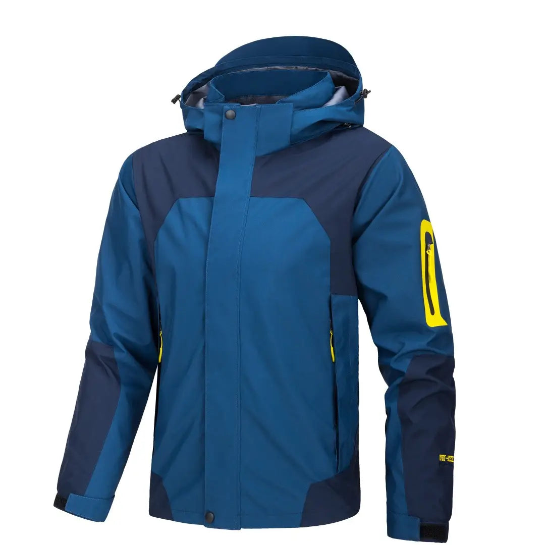 Veste de plein air imperméable à capuche pour hommes et femmes, avec un matériau imperméable bleu et bleu marine et des accents de fermeture éclair jaune vif sur la manche.