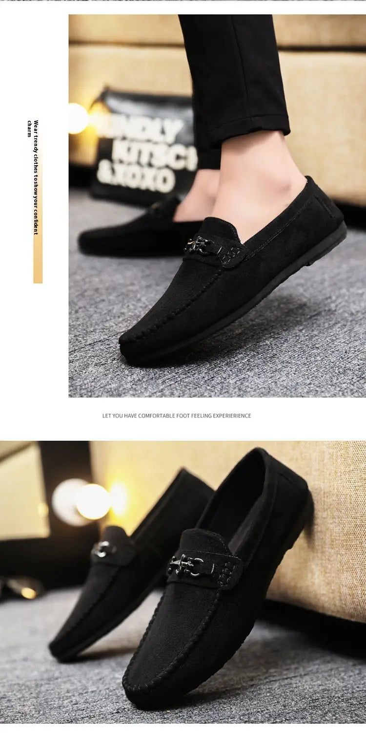Mocassins à enfiler en daim marron pour homme avec mors de cheval, comportant un matériau en daim noir et un accent de boucle métallique.