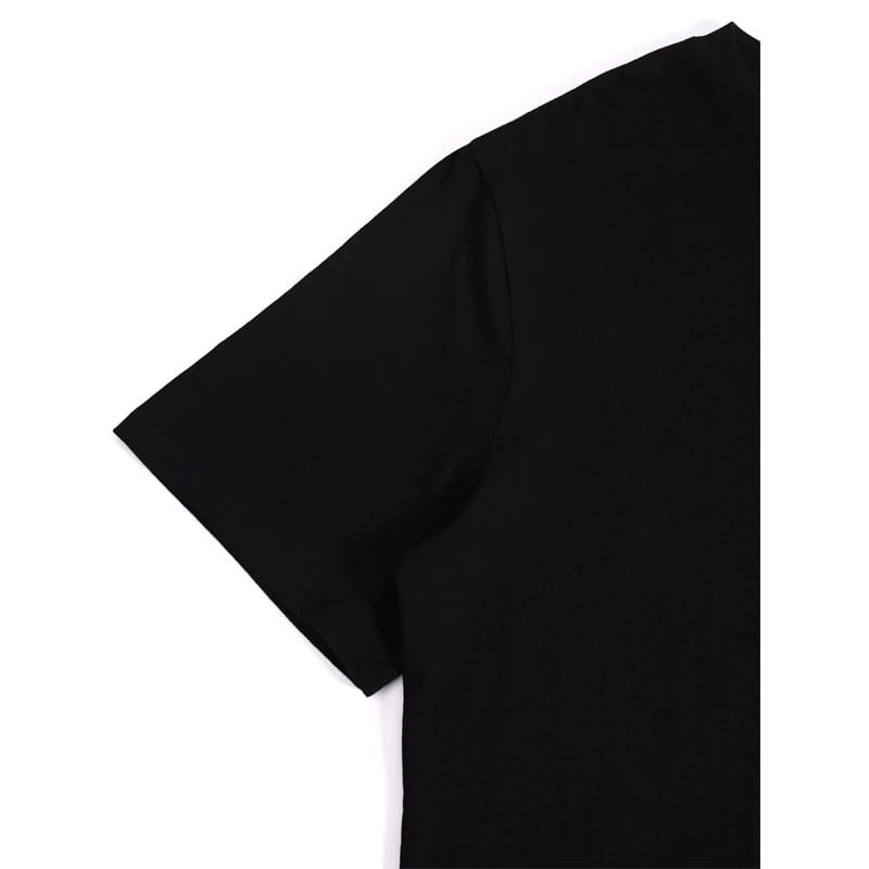 Camiseta negra de manga corta con estampado dorado «To God be the Glory» y acabado de tejido liso y sólido.