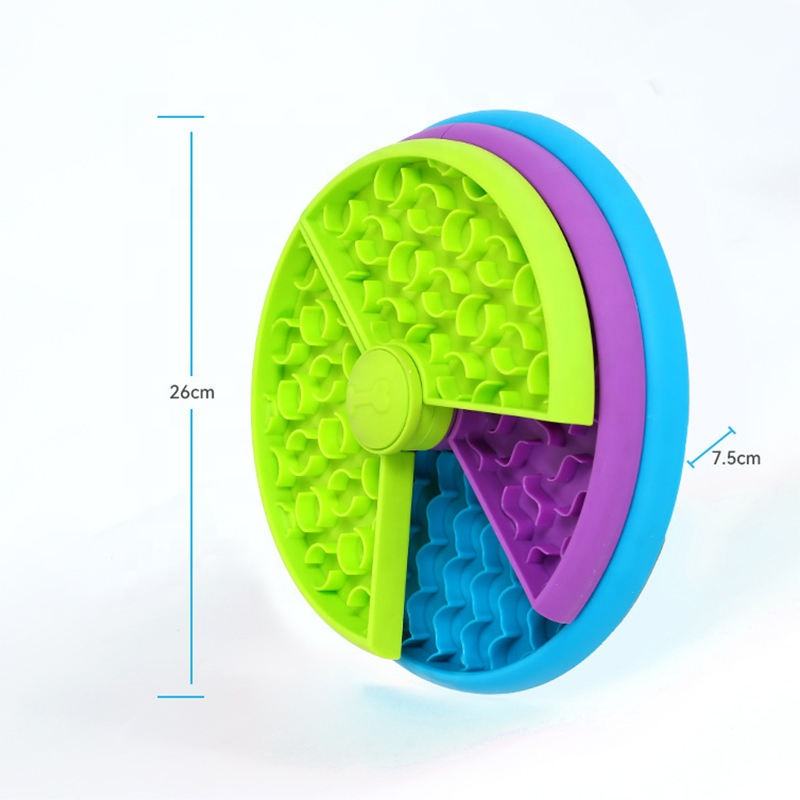 Bol à alimentation lente pour tapis à lécher et puzzle distributeur pour chien 3-en-1 aux couleurs vives, en silicone, avec un design multi-sections vert citron, violet et bleu.