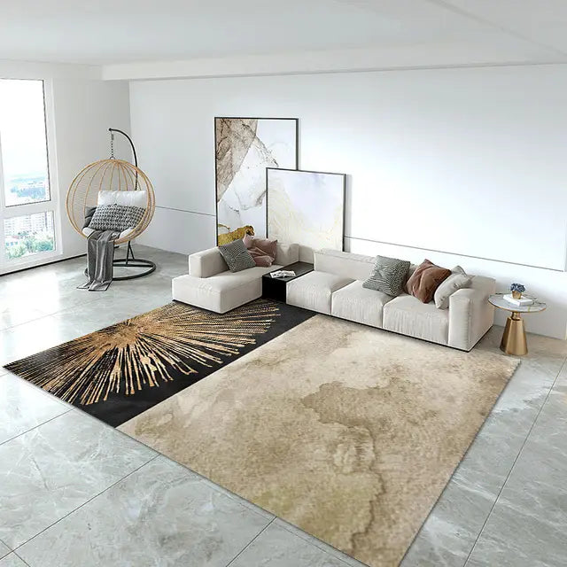 moderner abstrakter Kristall-Velours-Wohnzimmerteppich mit einer Farbpalette aus Beige und Gold sowie einem Sonnenstrahl-Design an einem Ende.