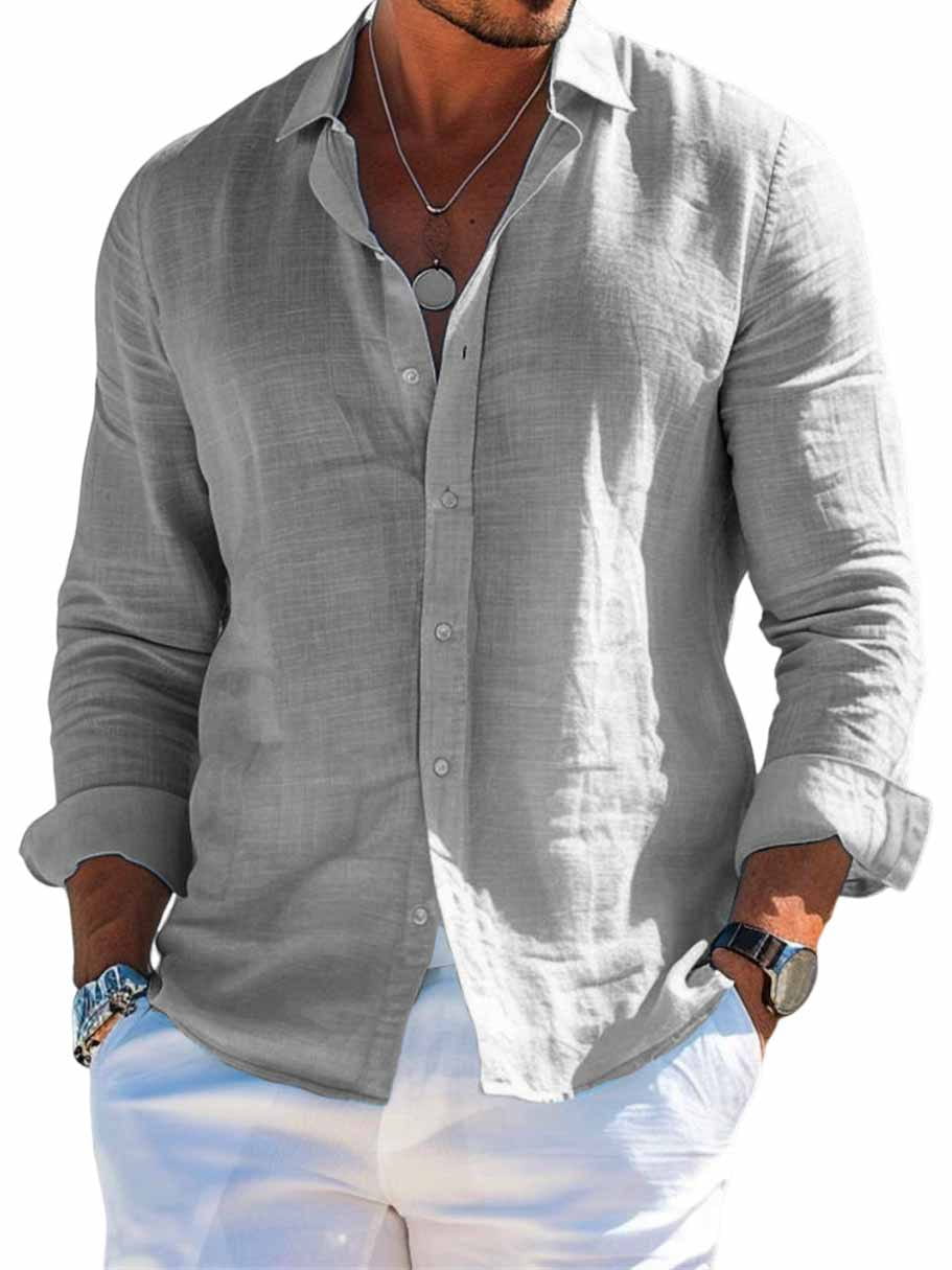 Camisa de lino de ajuste relajado para caballero en gris claro, con mangas largas y una tela de apariencia tipo lino con textura.