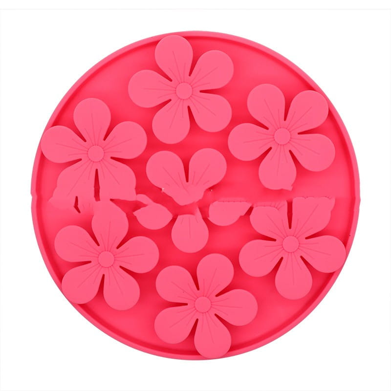 Moule en silicone rose vif en forme de fleur, avec plusieurs cavités en forme de pétales pour le tapis à lécher en silicone pour animal et l’ensemble d’aliments pour mangeoire lente