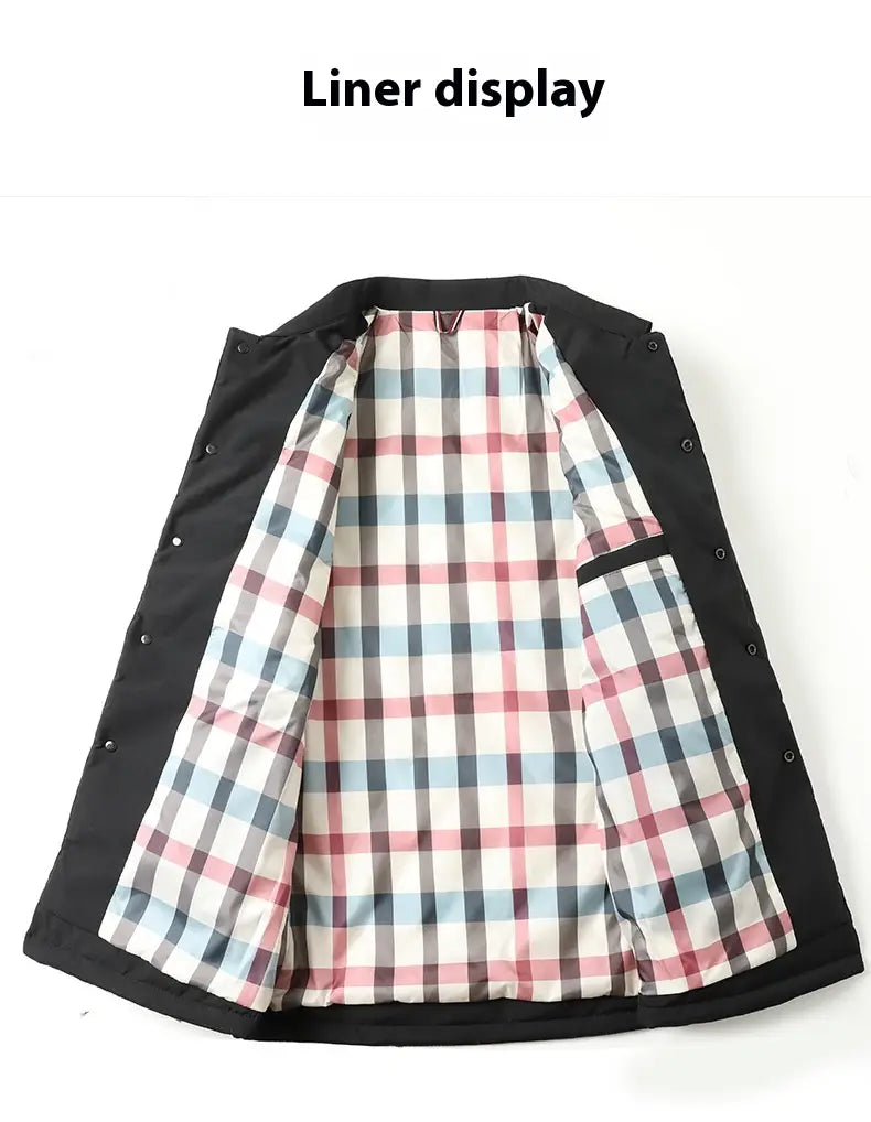 Chaqueta acolchada de trabajo para hombres con exterior negro y forro de cuadros colorido en cuadros rosa, azul, gris y blanco.