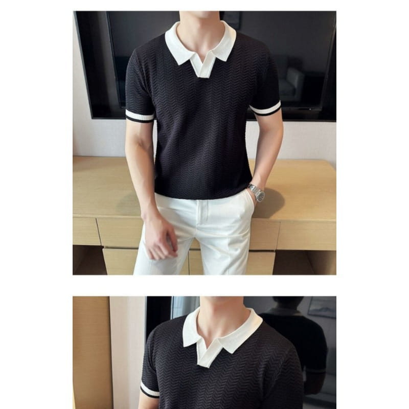 Ein schwarzes, strukturiertes Eisseiden-Feinstrick-Poloshirt mit einem klaren weißen Kragen und Ärmelsaum, für die Sommerzeit entworfen.