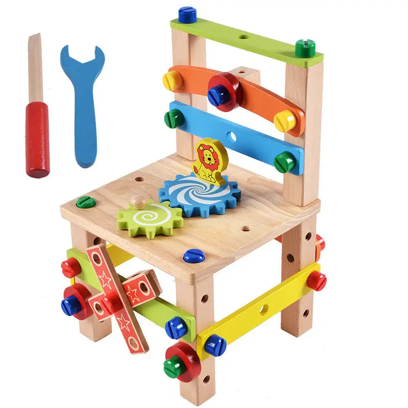Conjunto de juguete de construcción con silla de bloques de madera colorida, que presenta un banco de trabajo de juguete de madera con una rueda dentada con forma de león y diversas herramientas.
