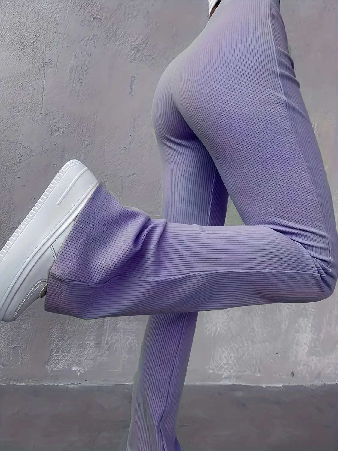 Lila hoch geschnittene Ripp-Flared-Leggings mit gerippter Textur und ausgestelltem Bein-Design