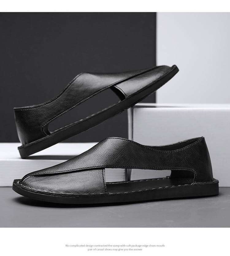 Schwarze Leder-Slip-on-Sandalen mit minimalistischer Gestaltung und offenem Zehenbereich für Herren, geeignet für den Strand