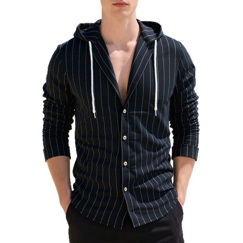 Schwarzes Nadelstreifen-Kapuzen-Leinenhemd für Herren mit Slim-Fit-Design, weißen Kordeln und Verschluss mit Knopfleiste.